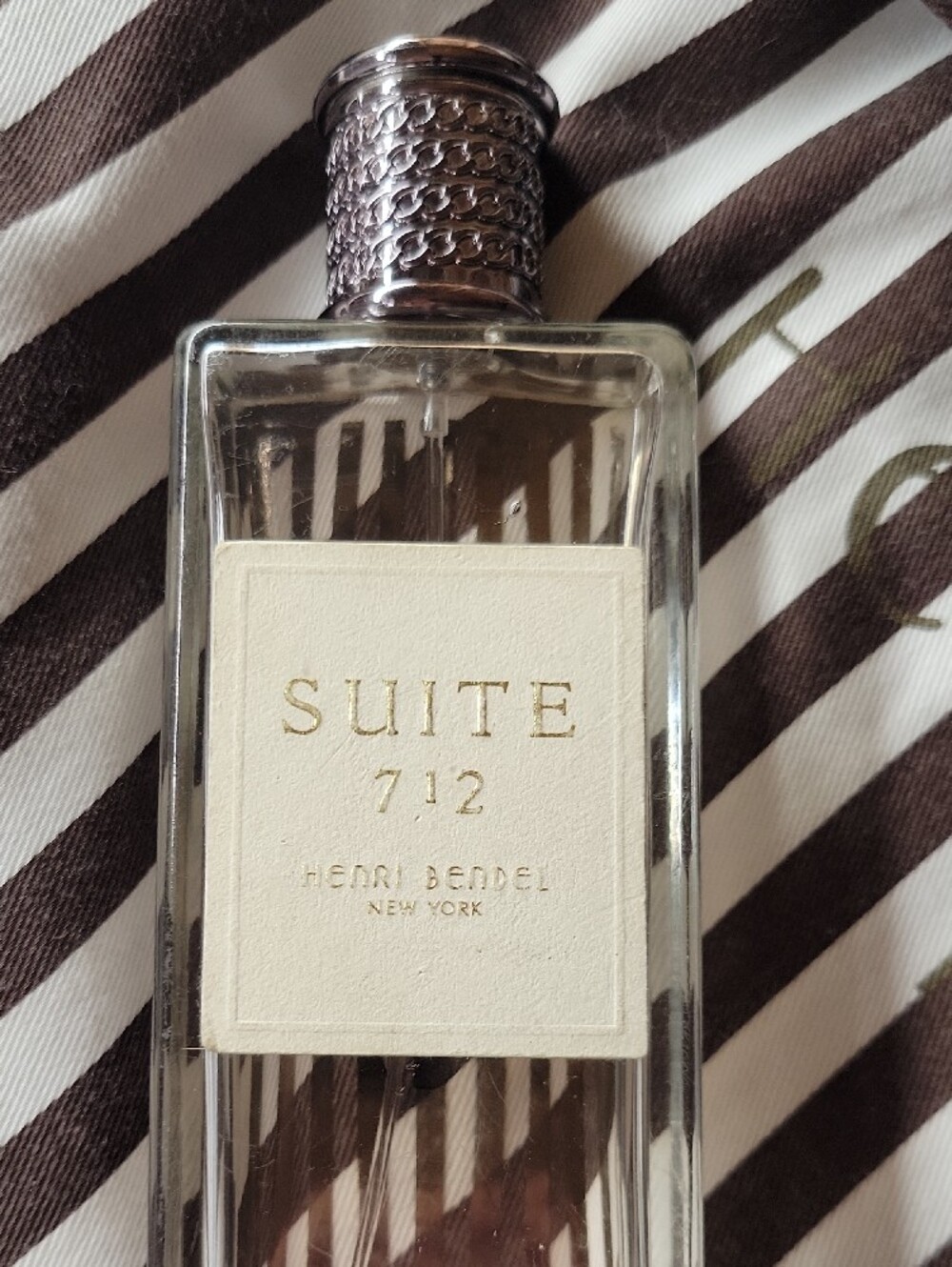 Henri Bendel Rare SUITE 712 Perfume (half-bottle) plus Draw String Bag - Picture 2 of 8